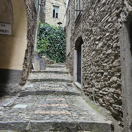 Casa Elisa E Casa Giuliana A * Badalucco